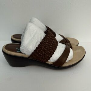 Yuu Sandals Women’s Sandals 9M Pauline Thong Wedge Slip On Brown